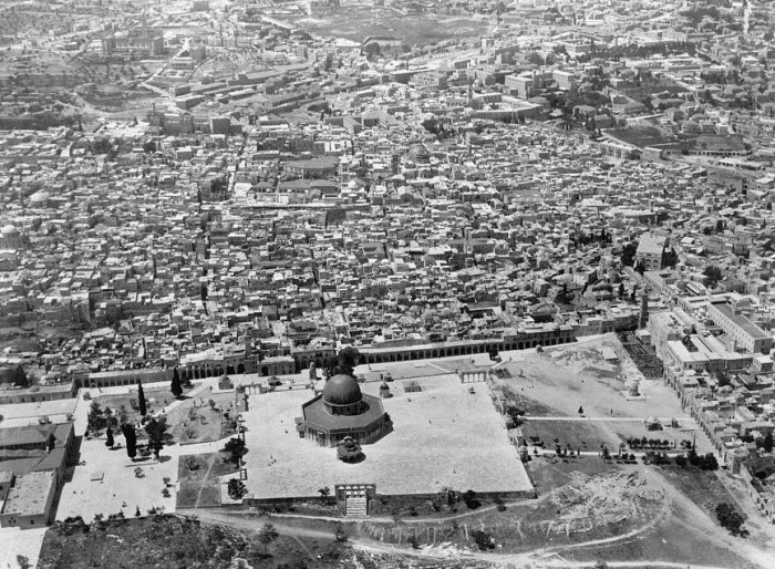 صورة جوية لمدينة القدس عام 1931